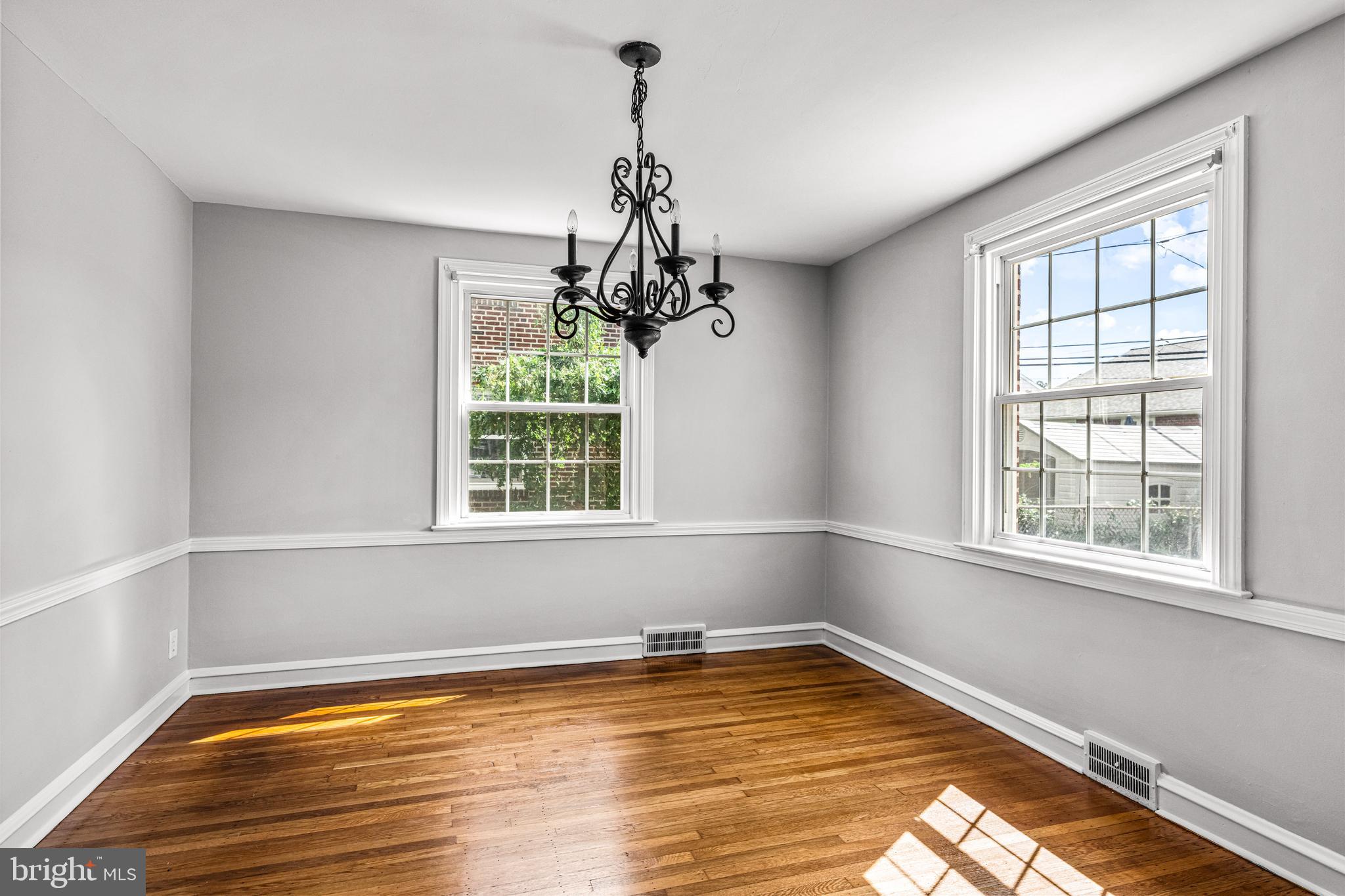 1413 SUNNYHILL LANE