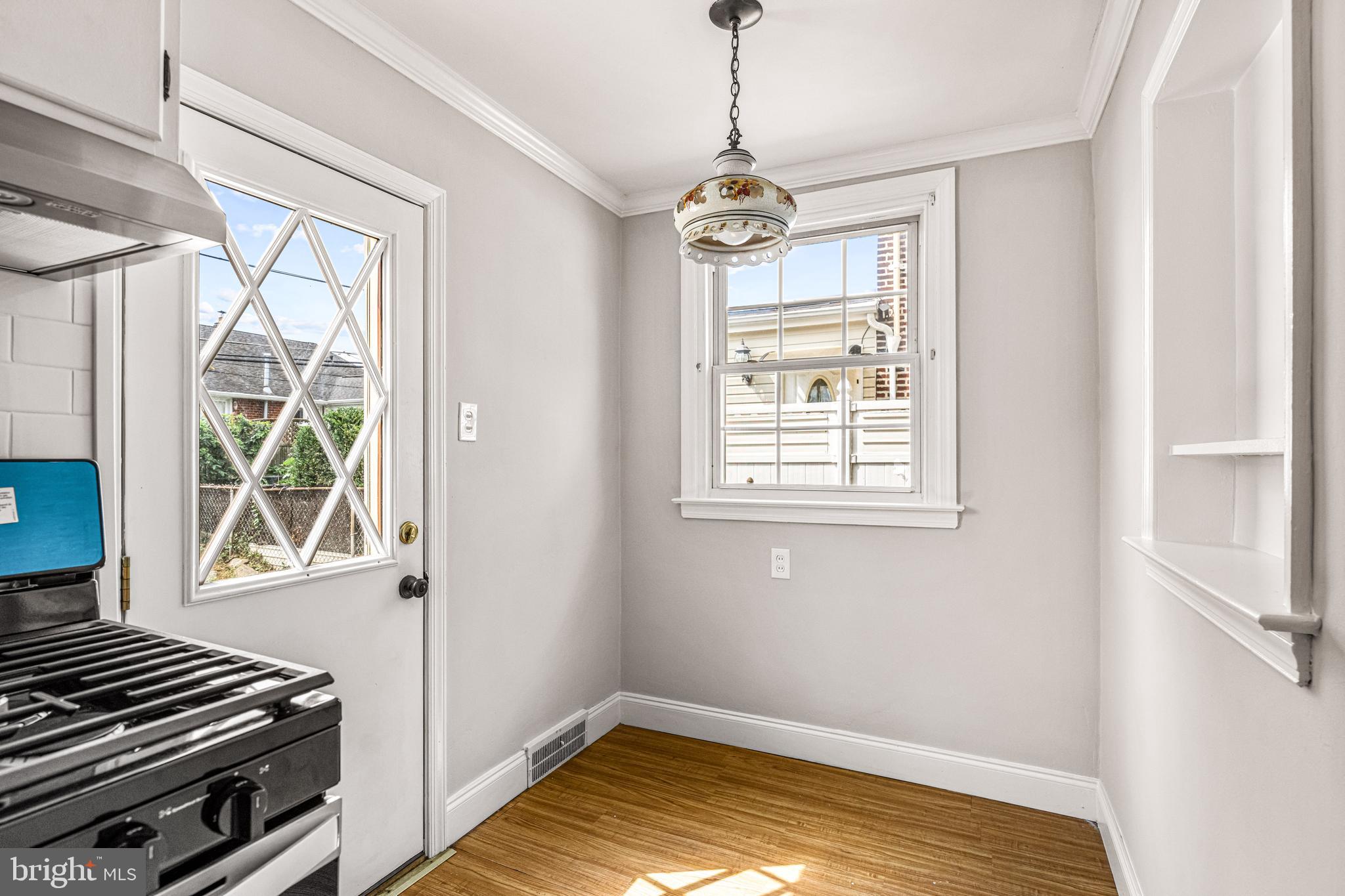 1413 SUNNYHILL LANE