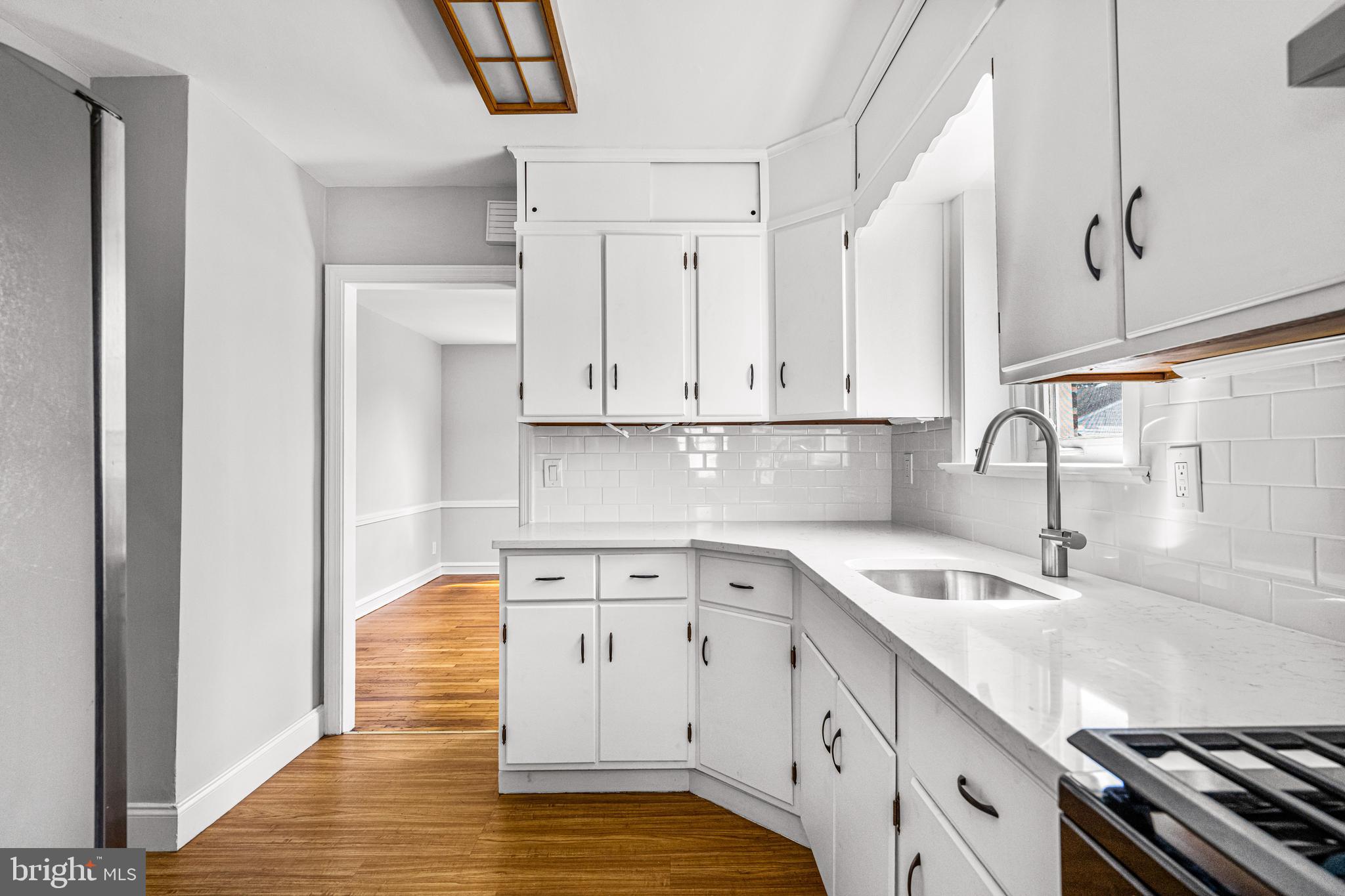 1413 SUNNYHILL LANE