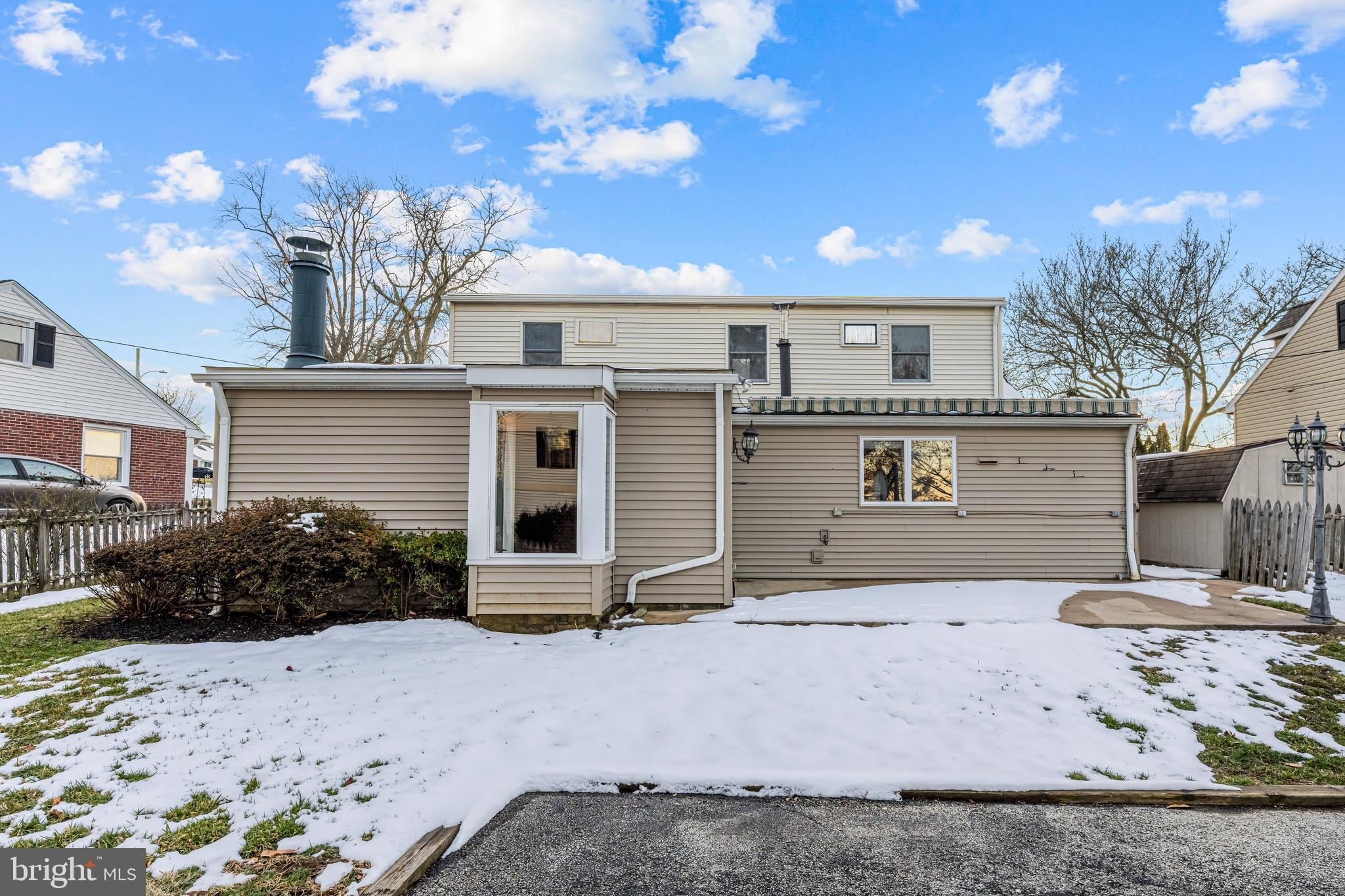 7 Longwood Dr