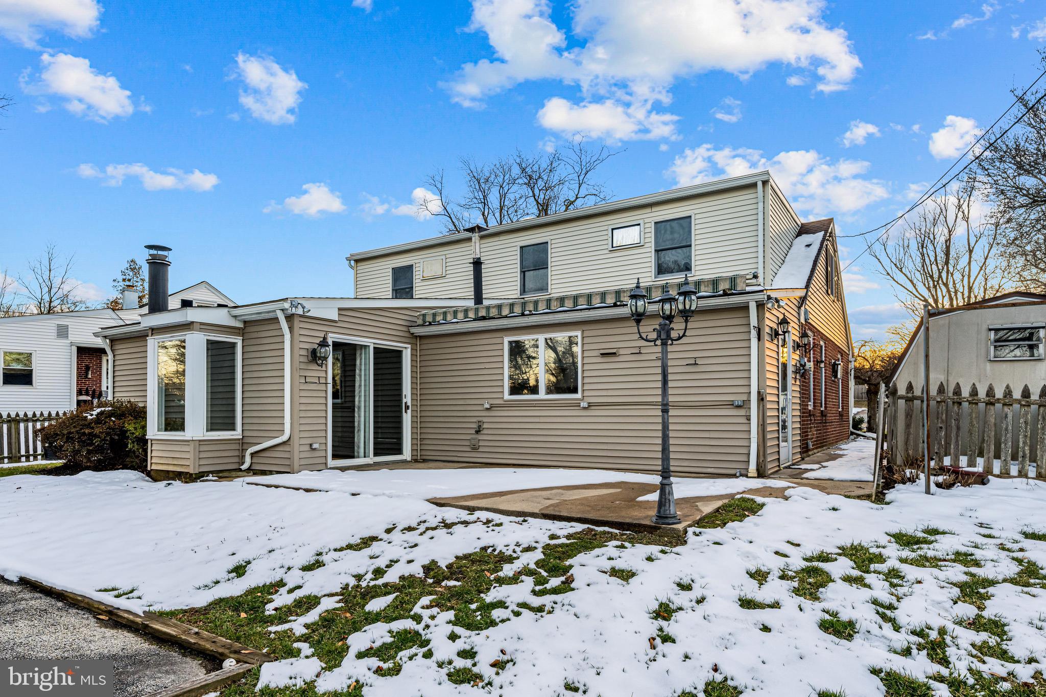 7 Longwood Dr