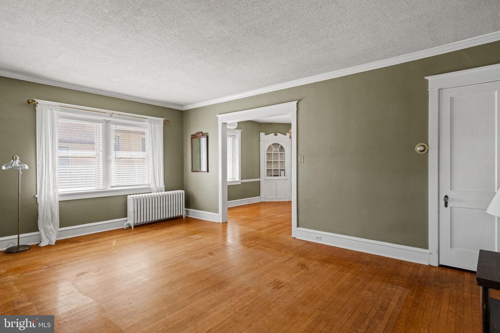 30 MORTON AVENUE