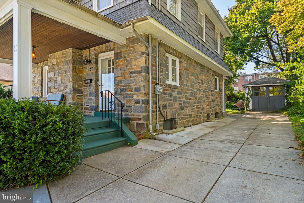 30 MORTON AVENUE