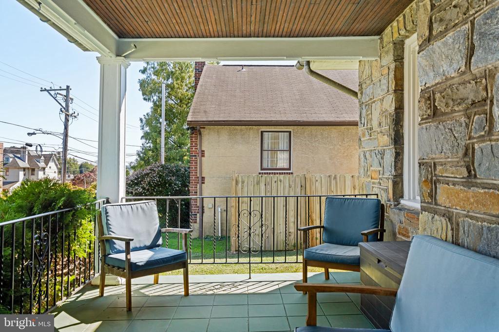 30 MORTON AVENUE