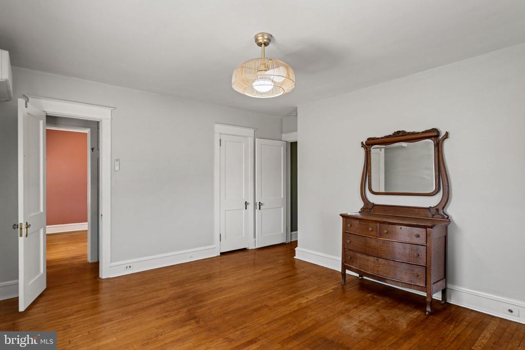 30 MORTON AVENUE