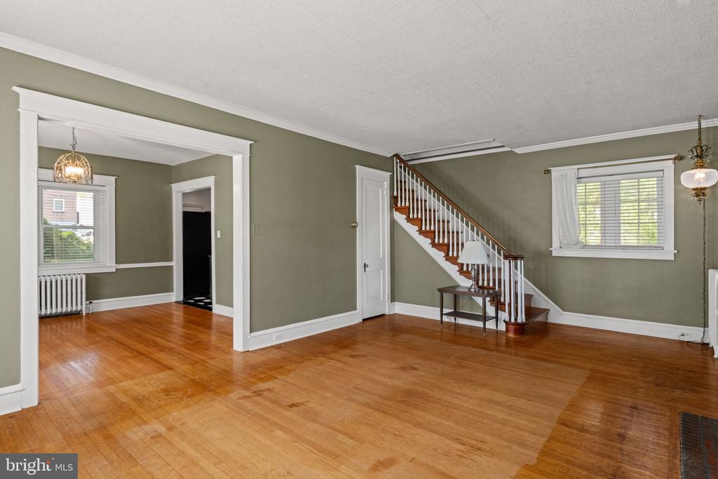30 MORTON AVENUE