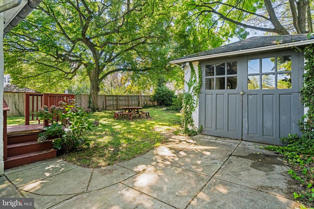 30 MORTON AVENUE