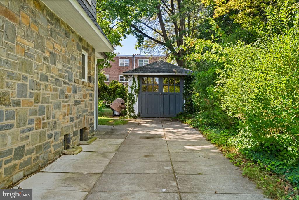30 MORTON AVENUE