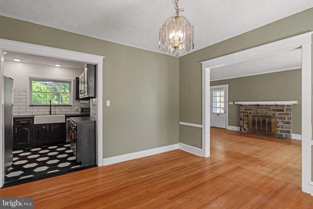 30 MORTON AVENUE
