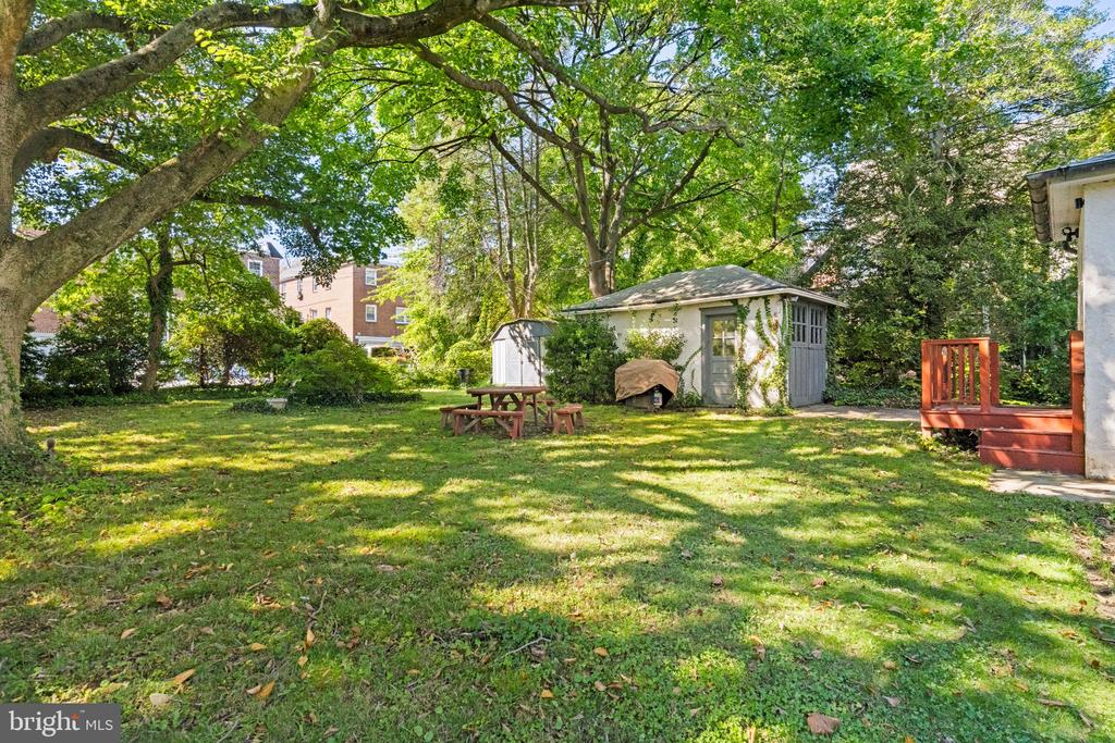 30 MORTON AVENUE