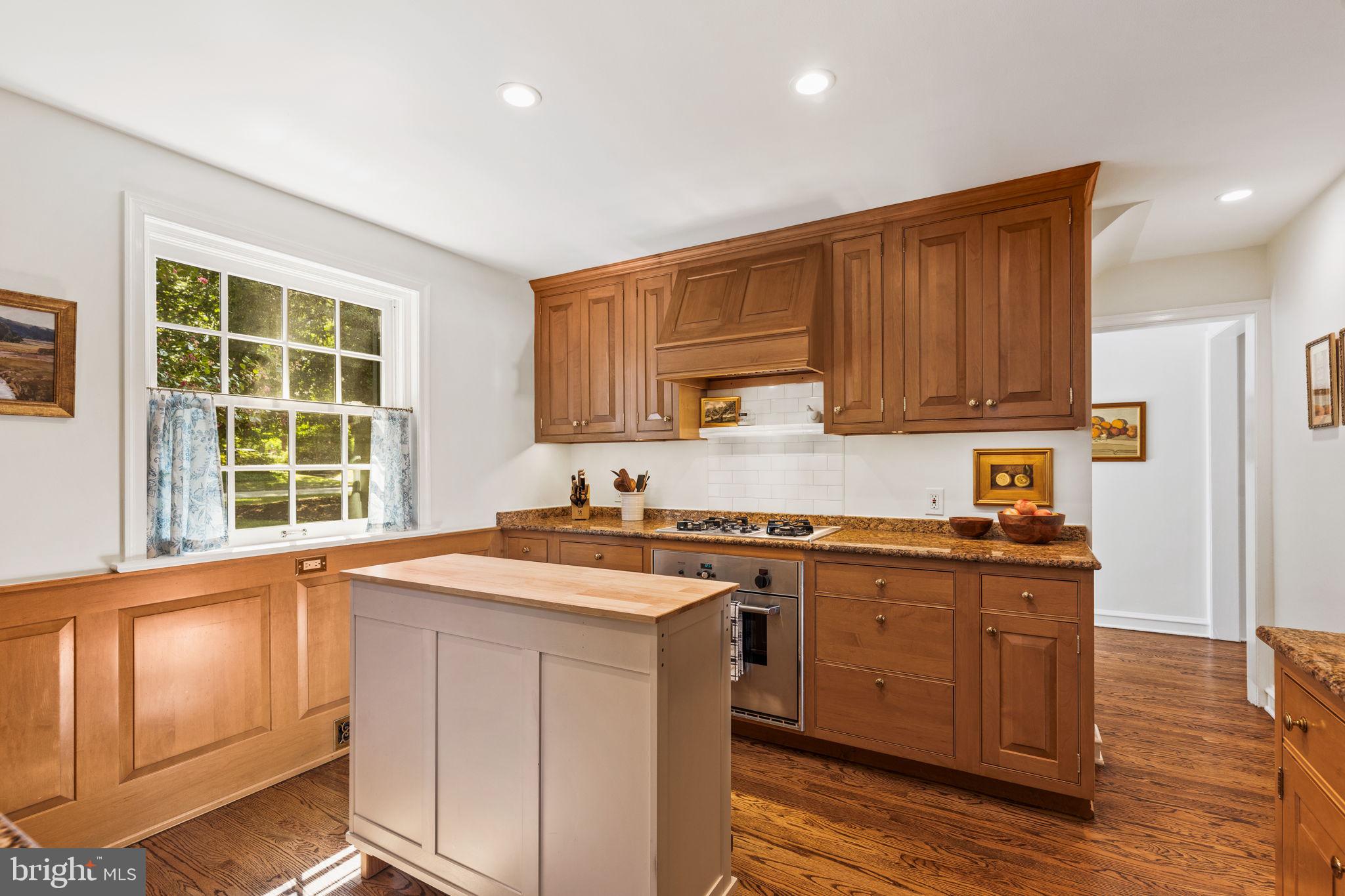 528 Custis Rd