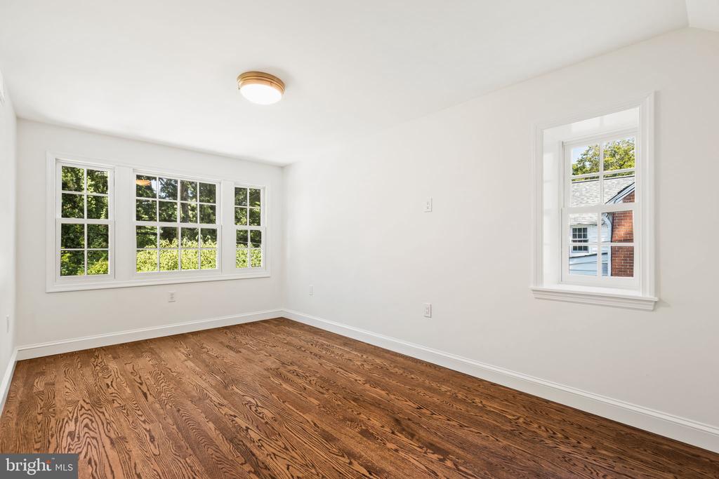 528 Custis Rd