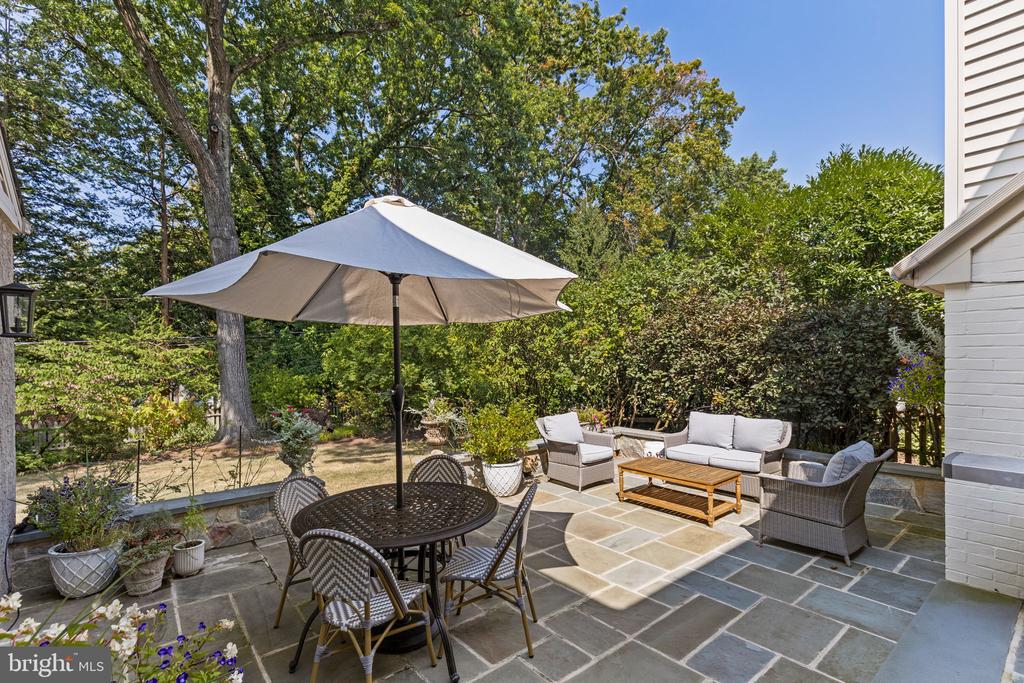528 Custis Rd
