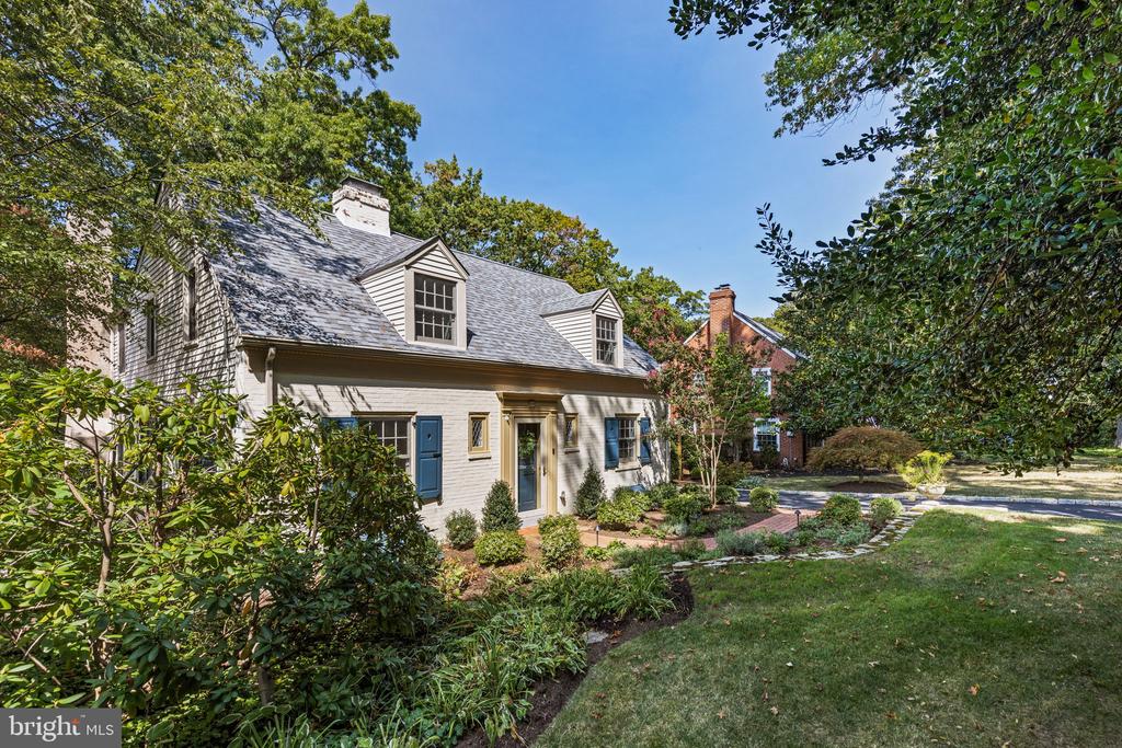 528 Custis Rd