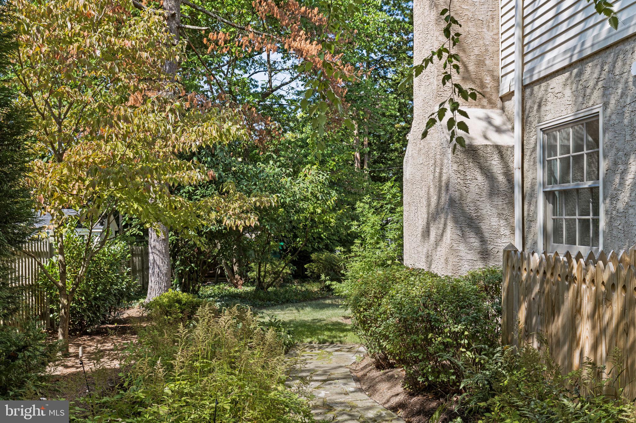 528 Custis Rd