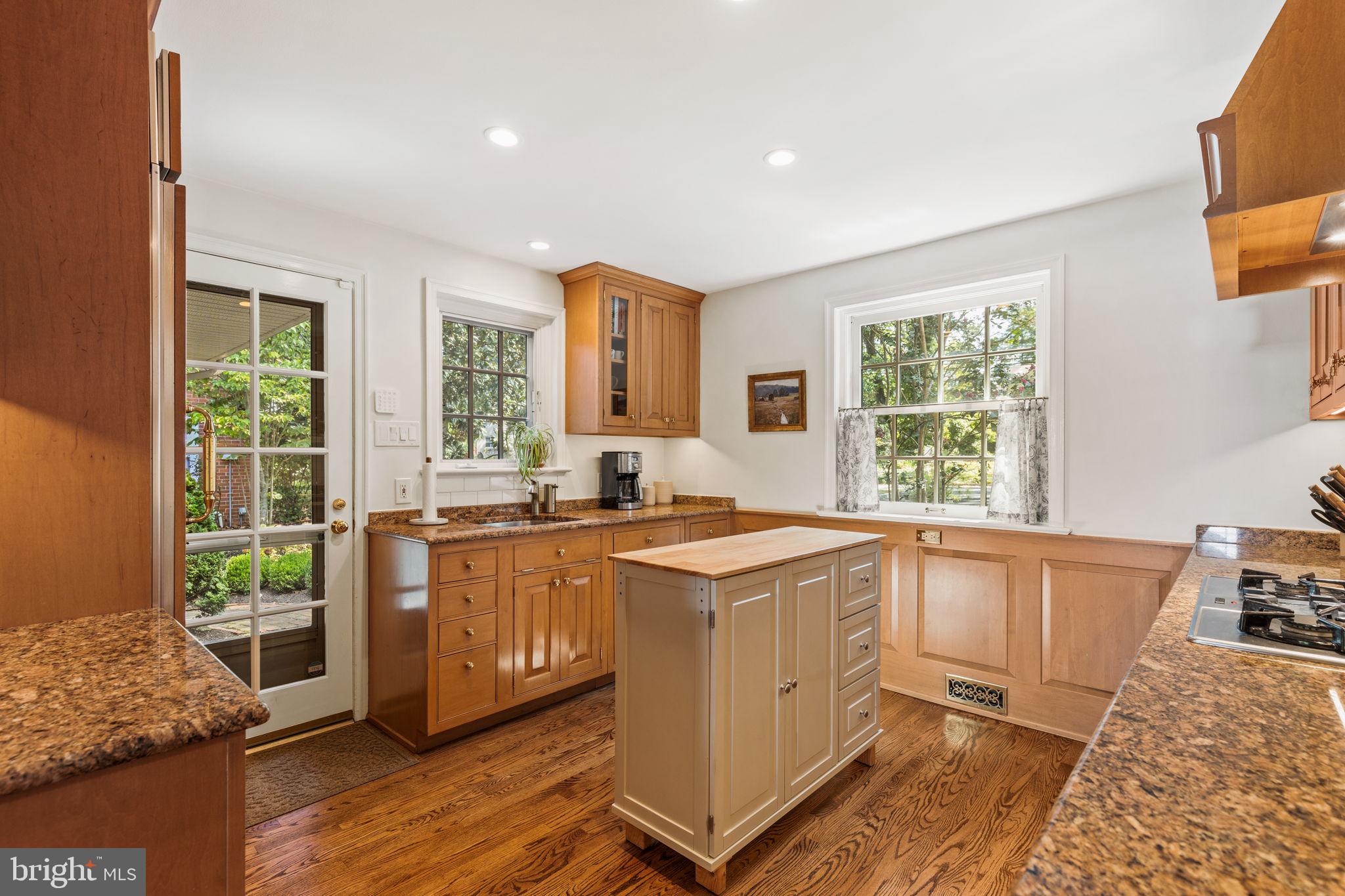 528 Custis Rd