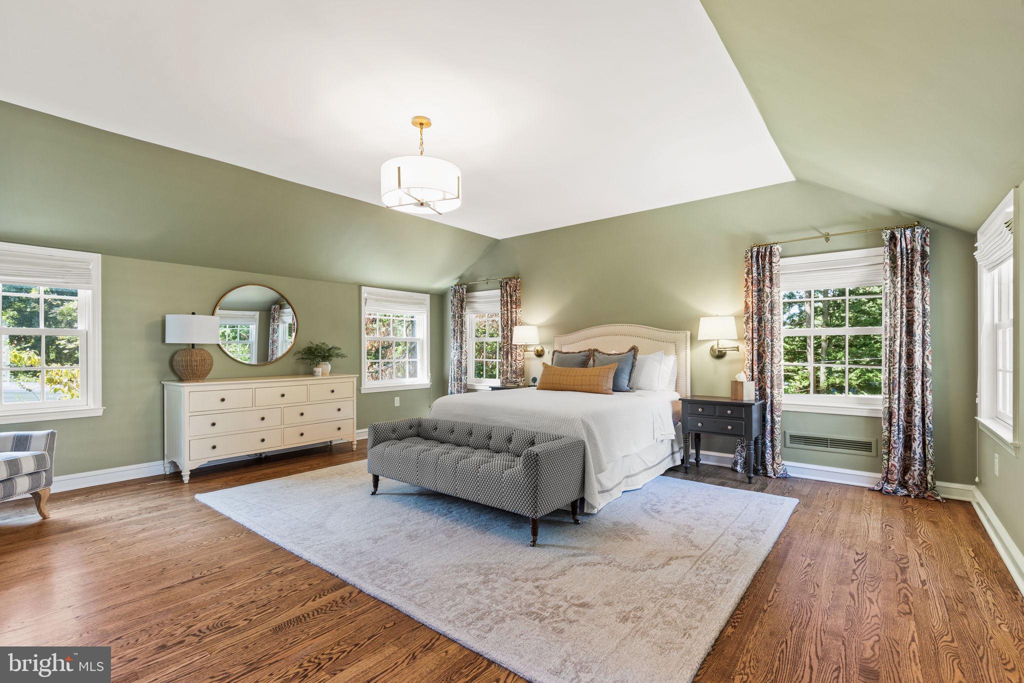 528 Custis Rd