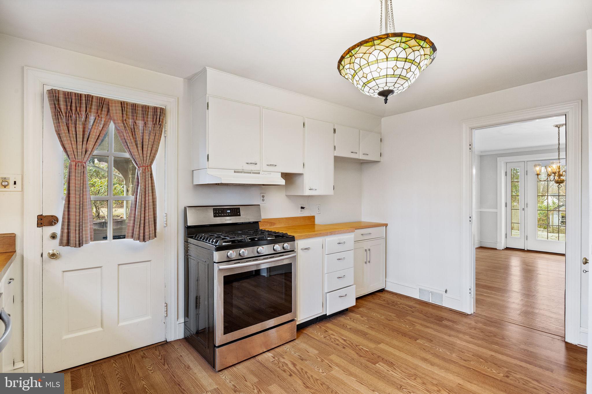 406 Custis Rd