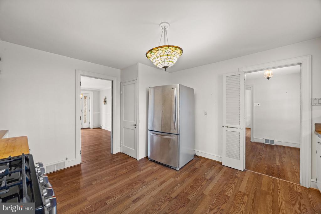 406 Custis Rd