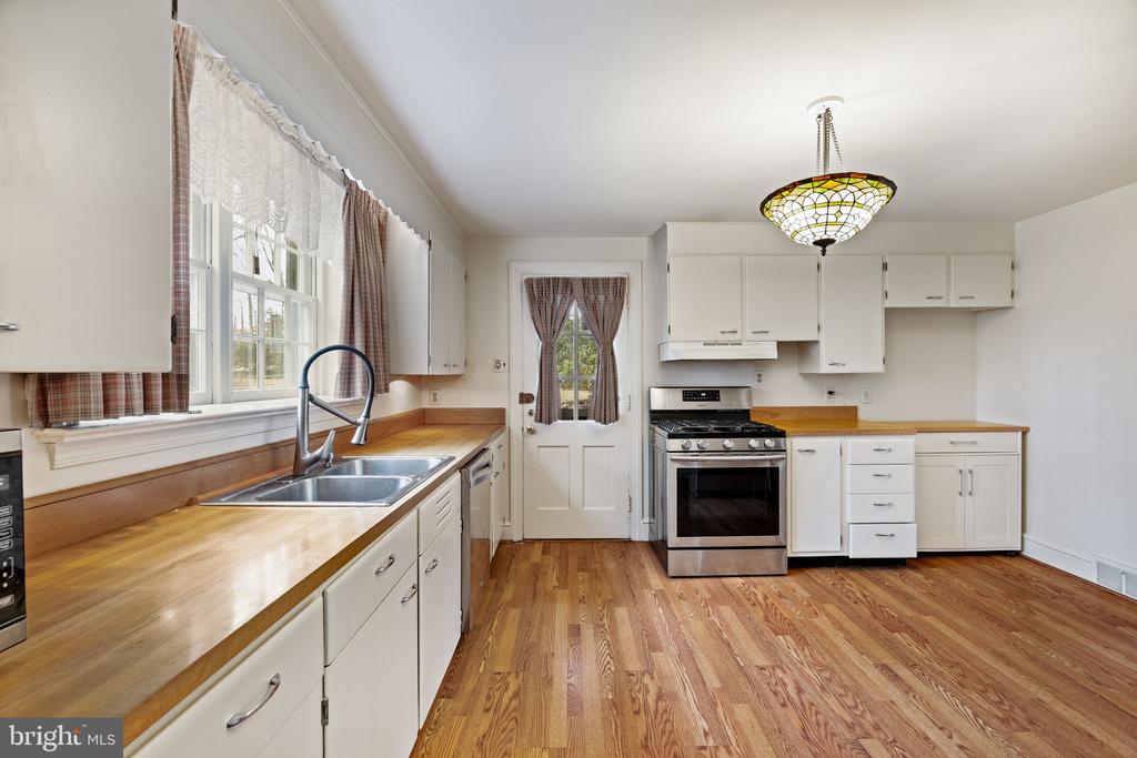406 Custis Rd