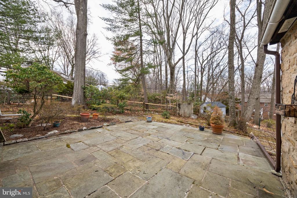 406 Custis Rd