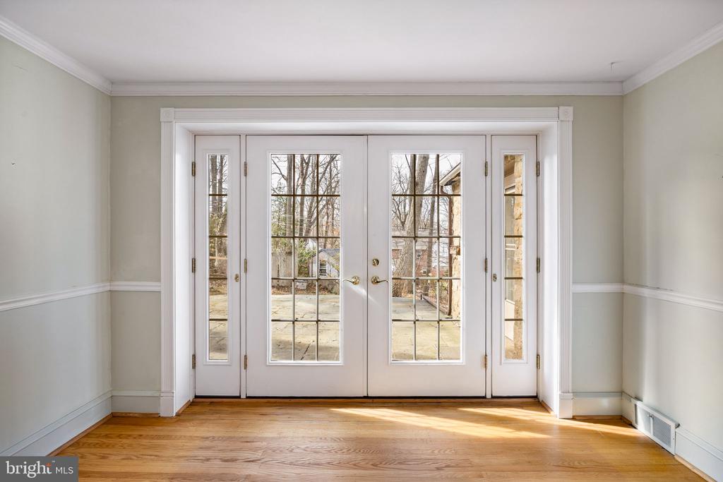 406 Custis Rd