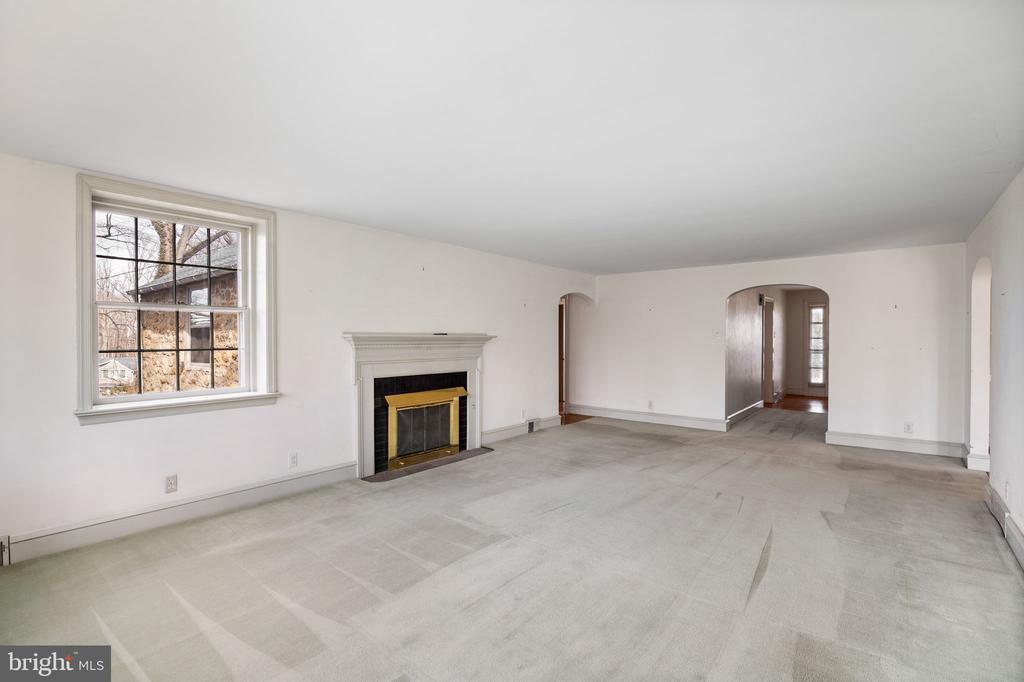 406 Custis Rd