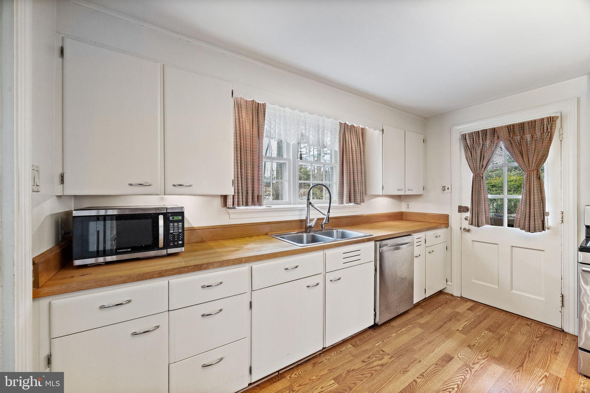 406 Custis Rd