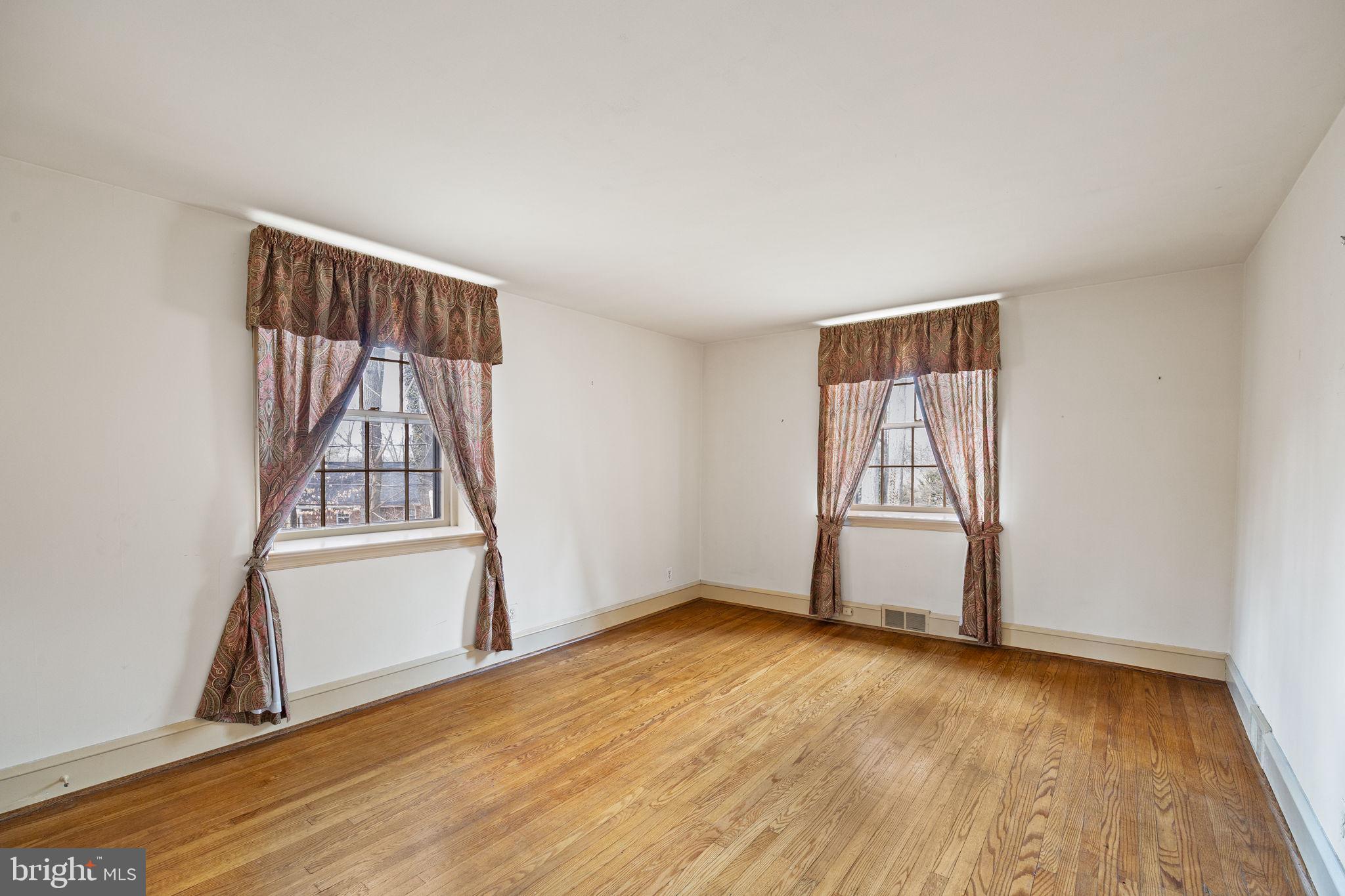 406 Custis Rd