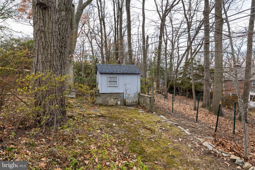 406 Custis Rd