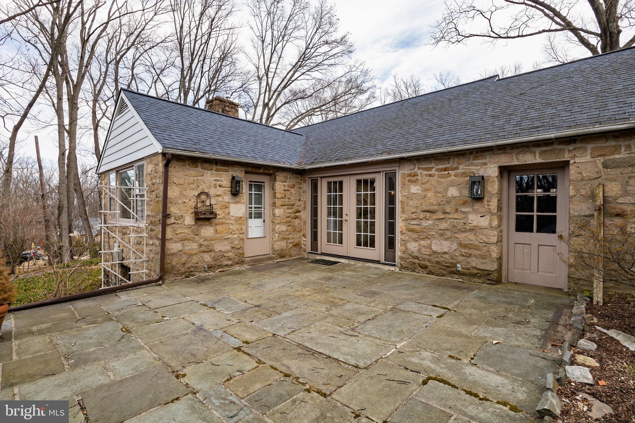 406 Custis Rd