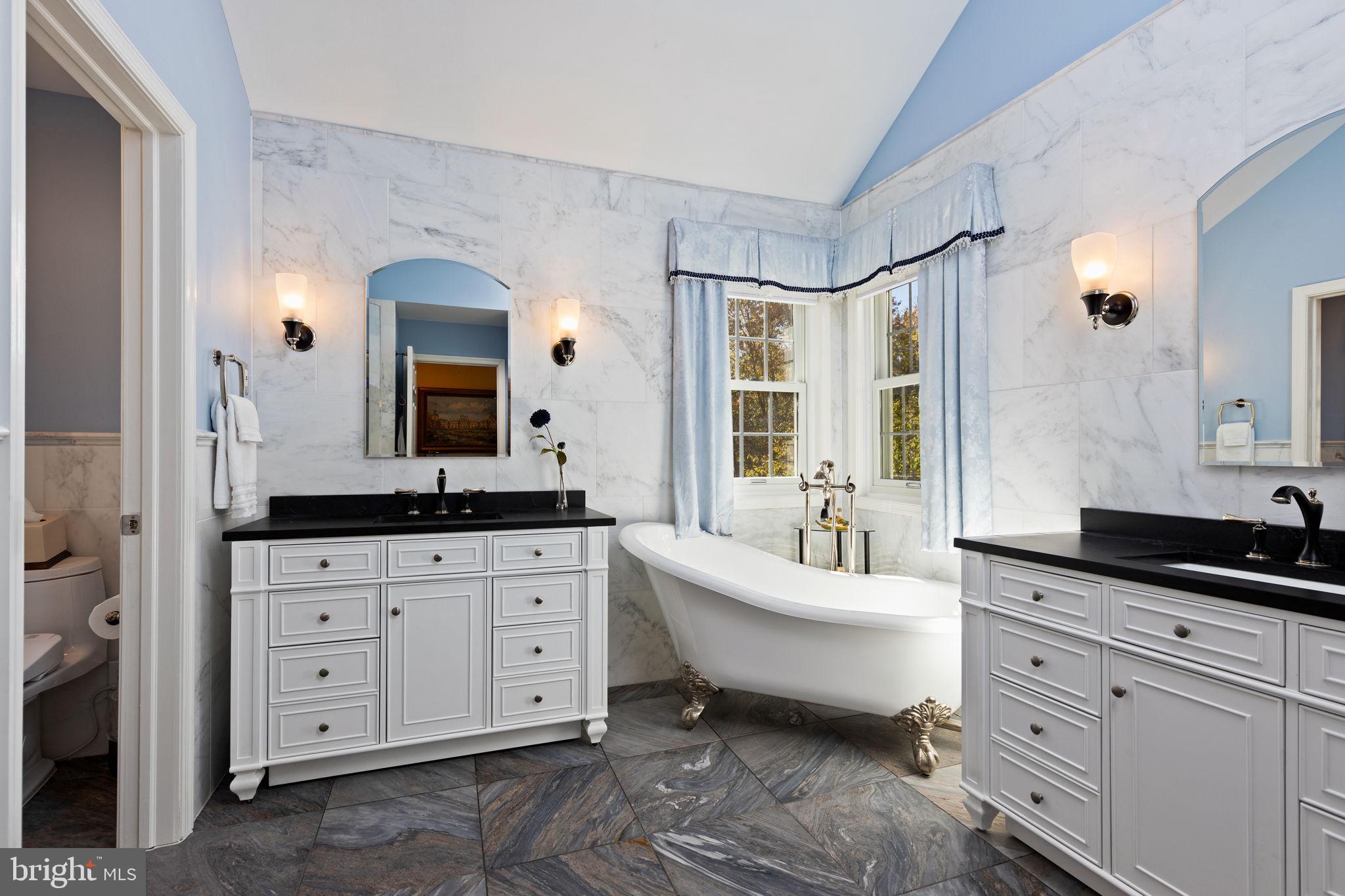 2 Bayberry Cir