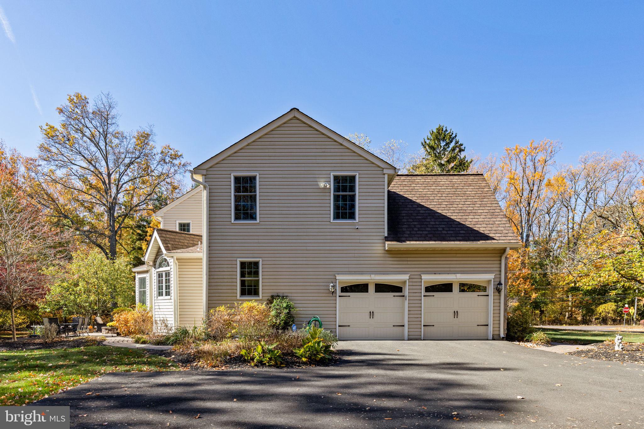 2 Bayberry Cir