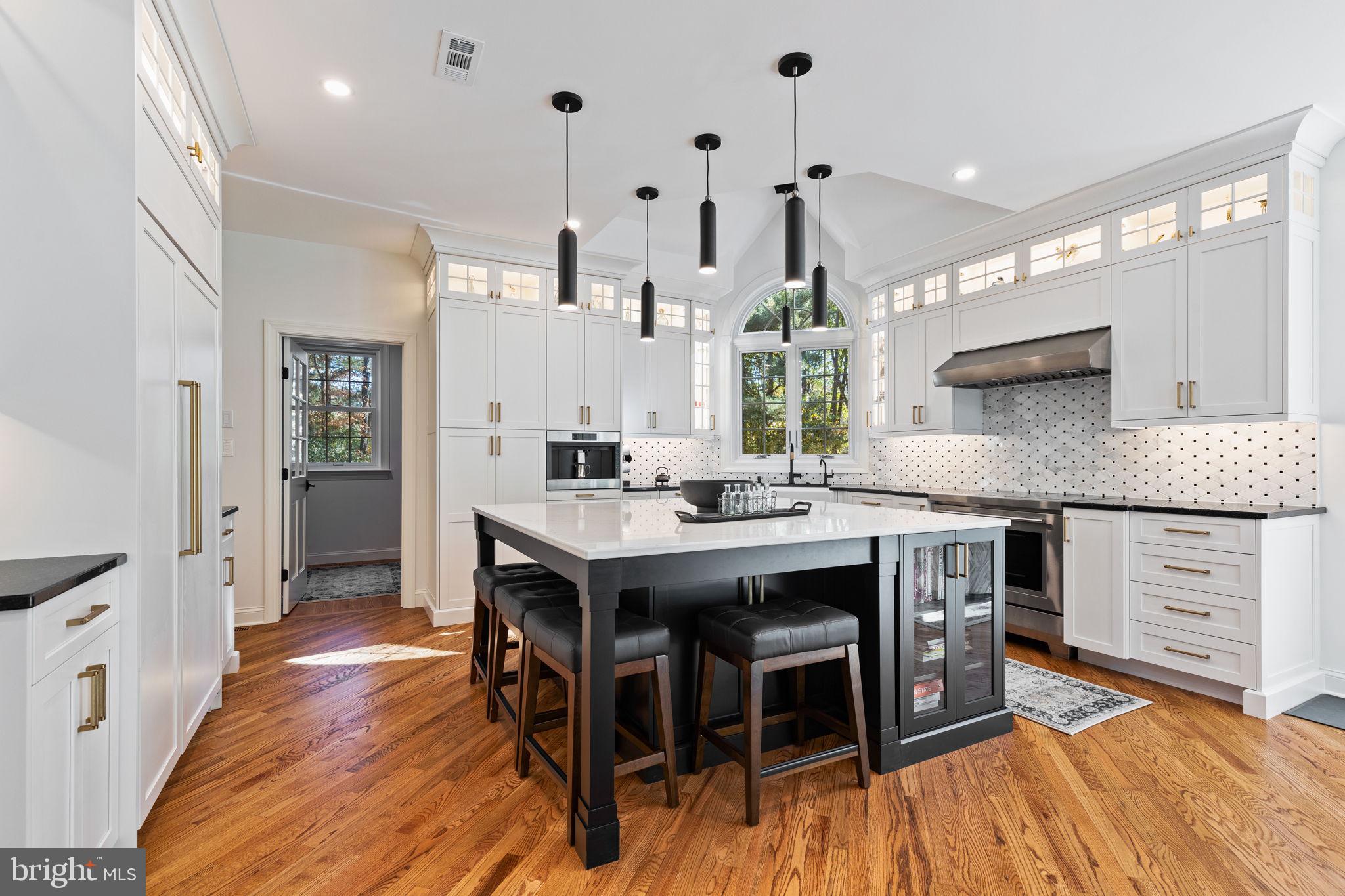 2 Bayberry Cir