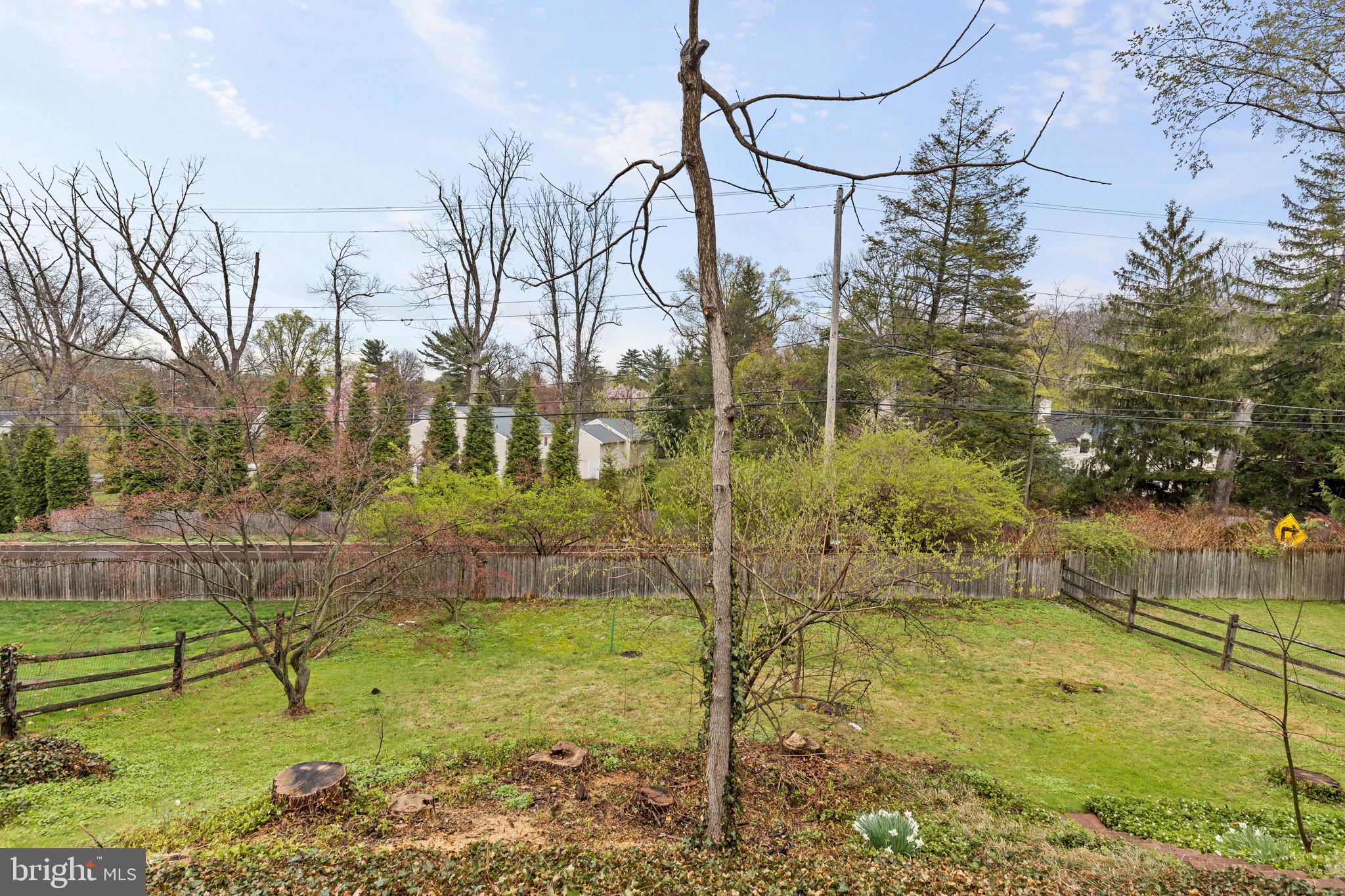 715 Falcon Dr