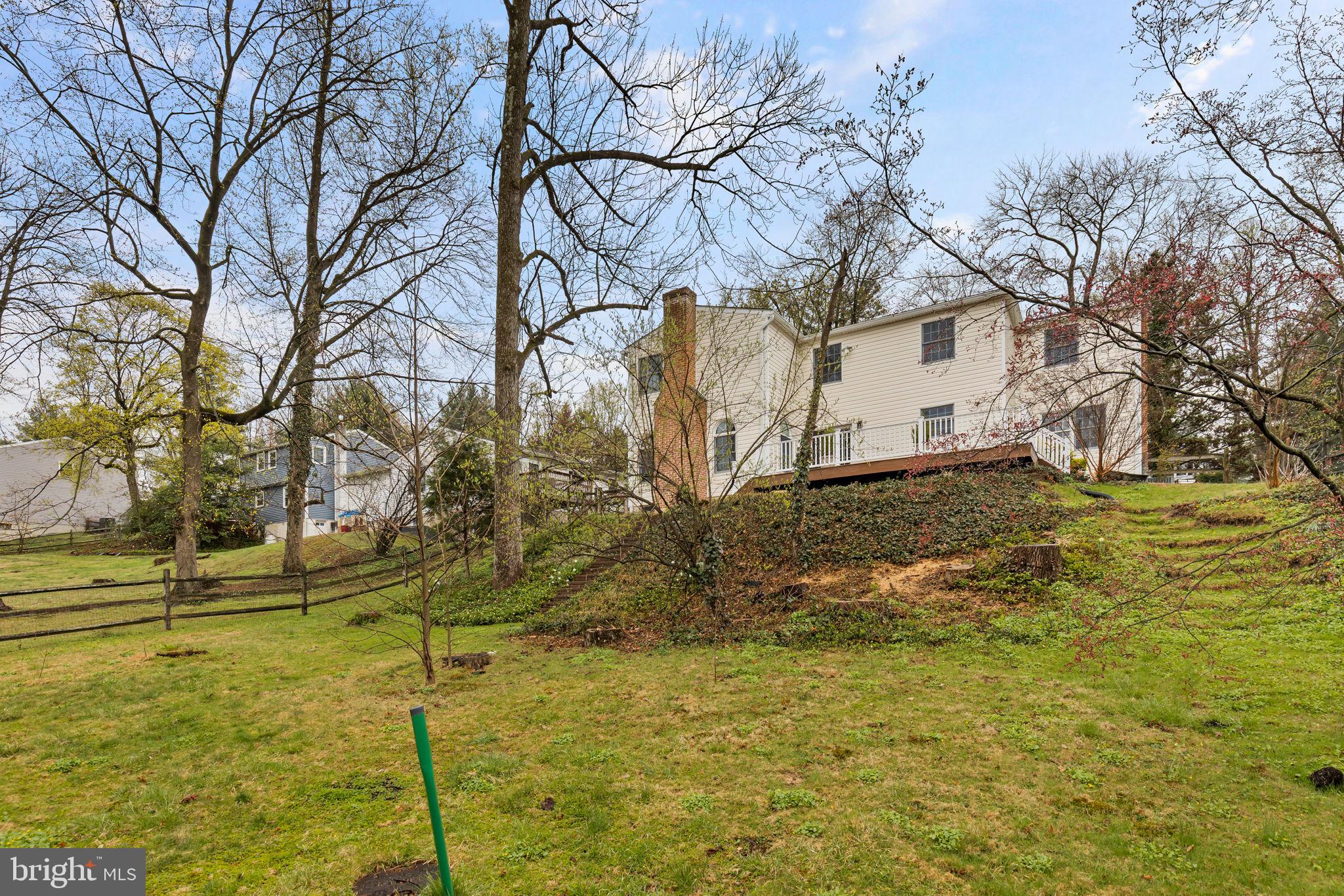 715 Falcon Dr
