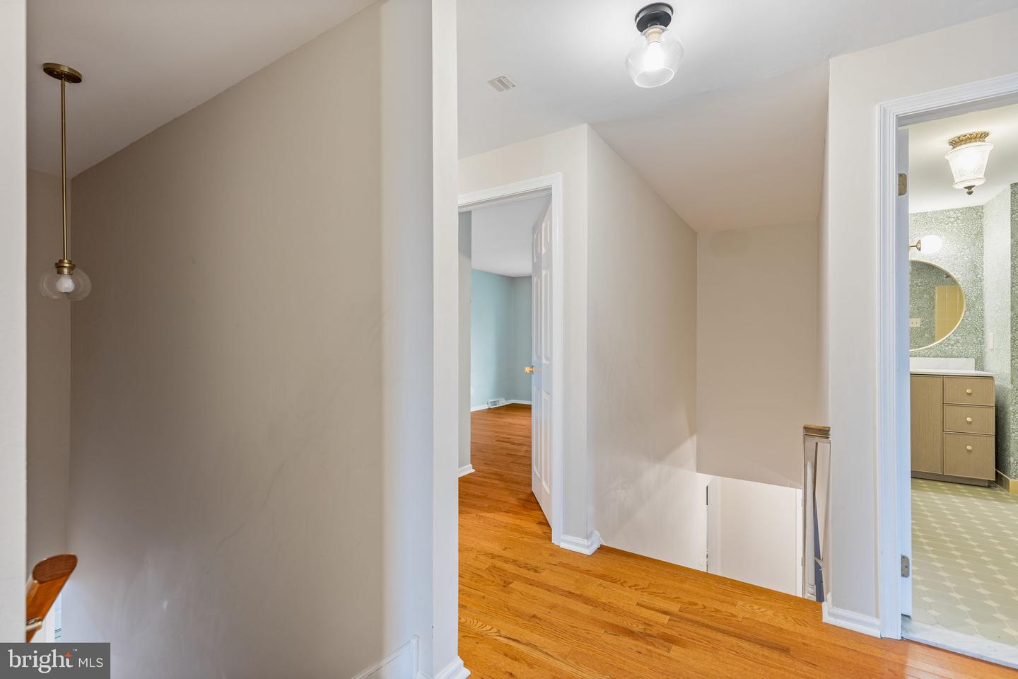715 Falcon Dr