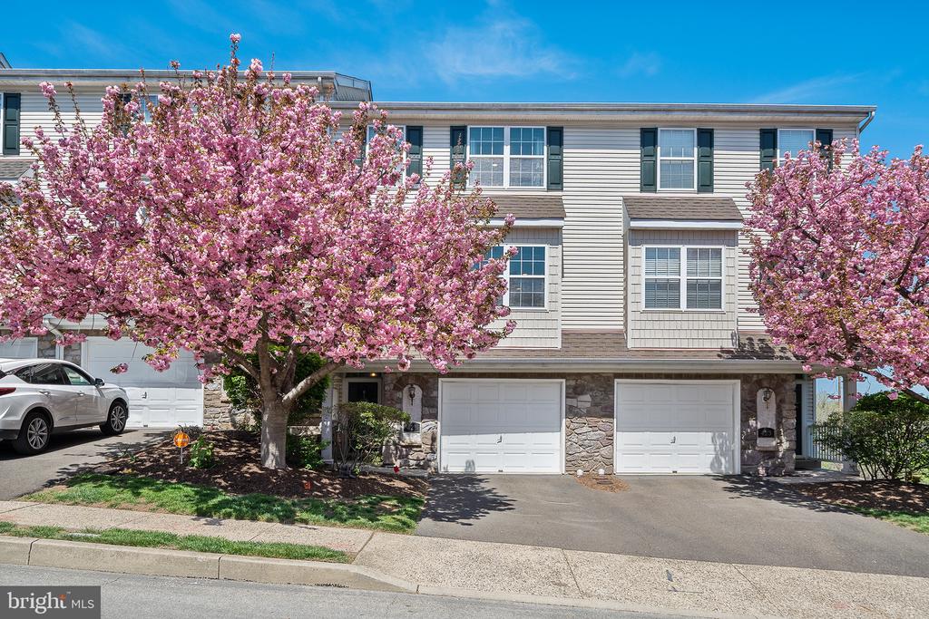 421 FORT HILL CIR