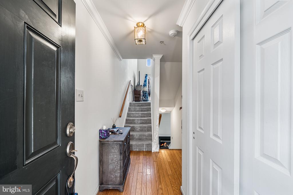 421 FORT HILL CIR
