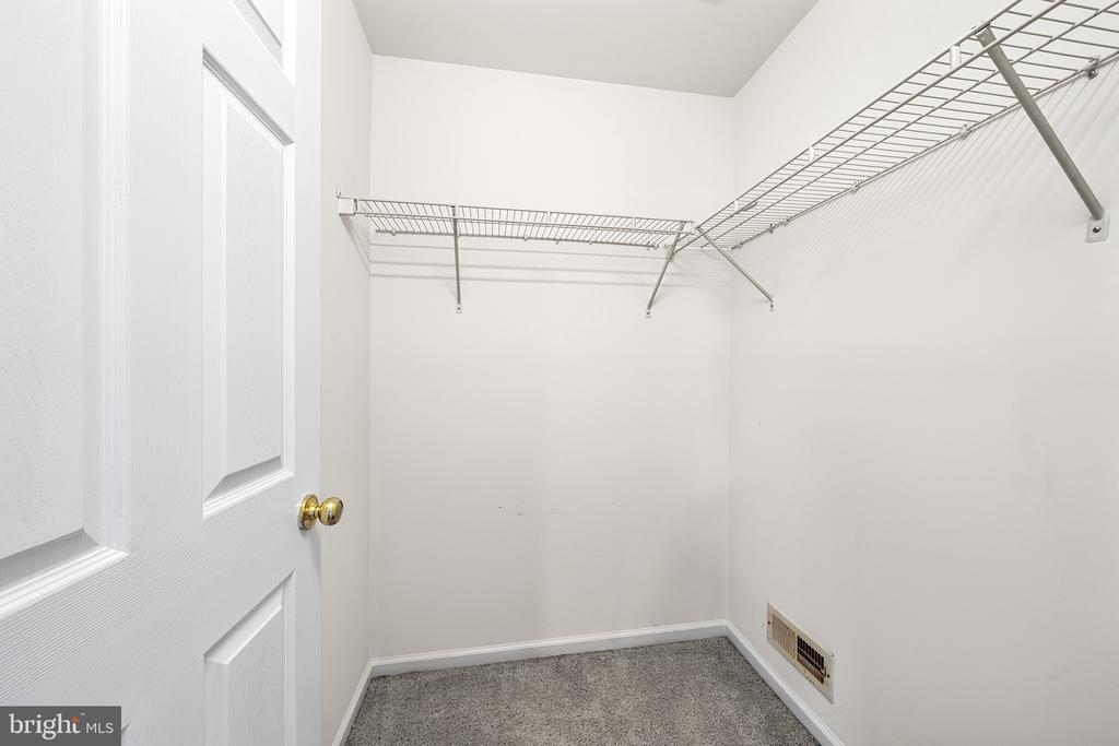 421 FORT HILL CIR