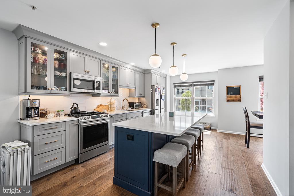 421 FORT HILL CIR
