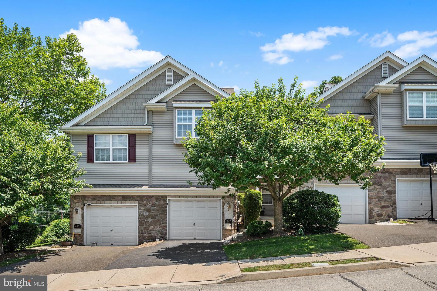 447 FORT HILL CIR