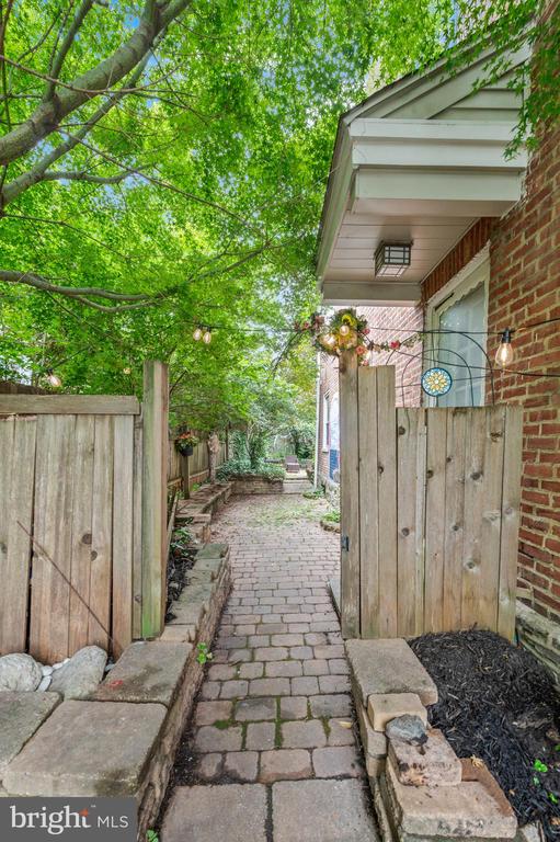 135 Simpson Rd
