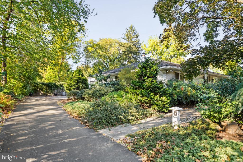 303 GLENWAY ROAD