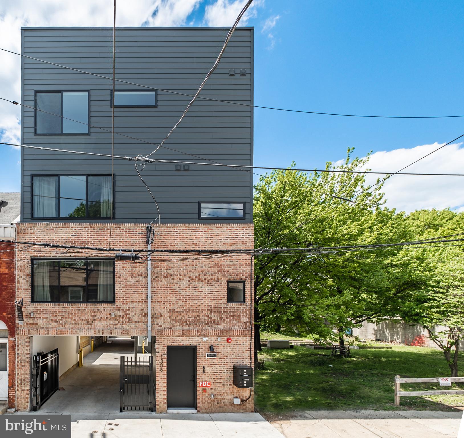 1306 N Orianna St #D