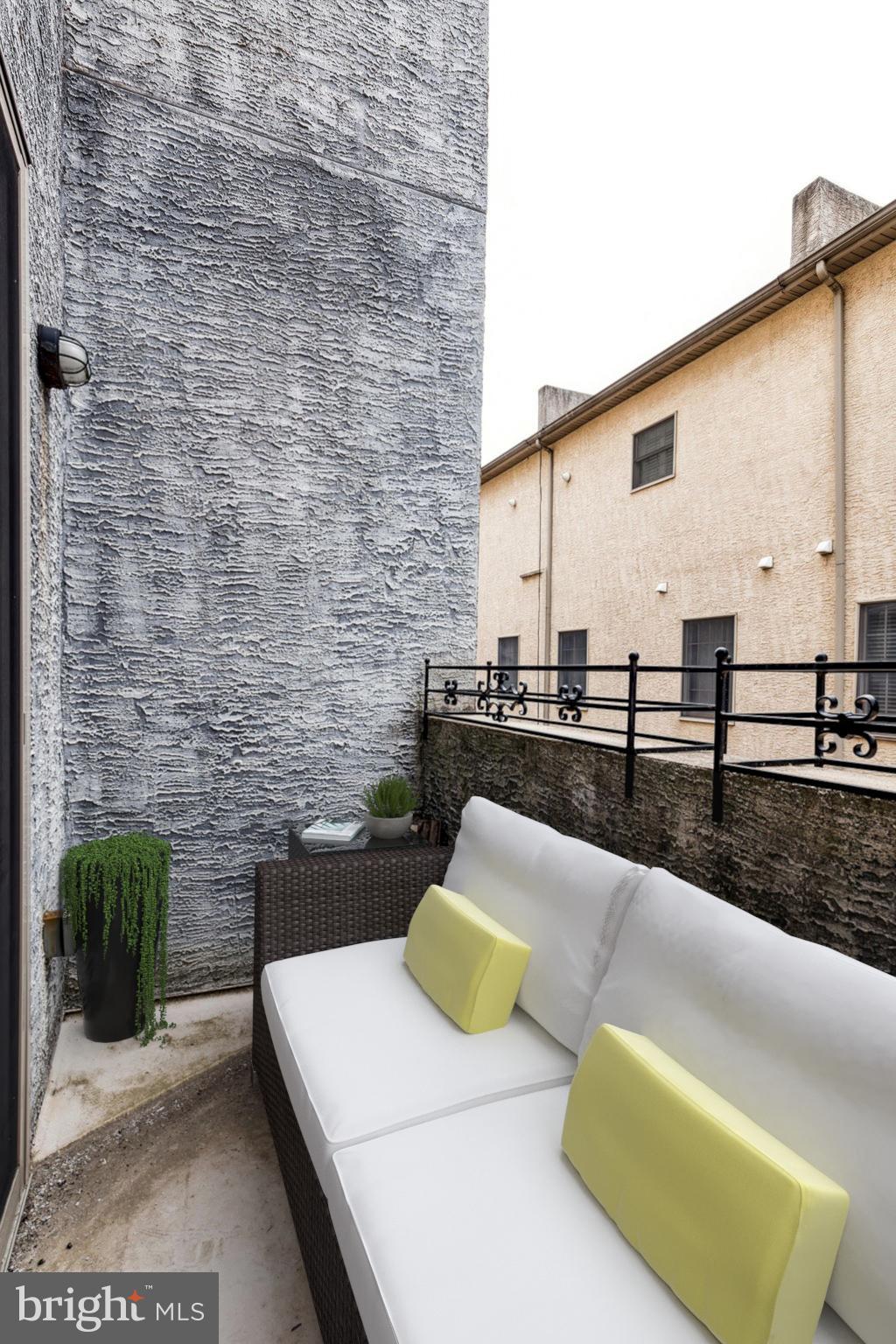 1233 BAINBRIDGE STREET Unit: E