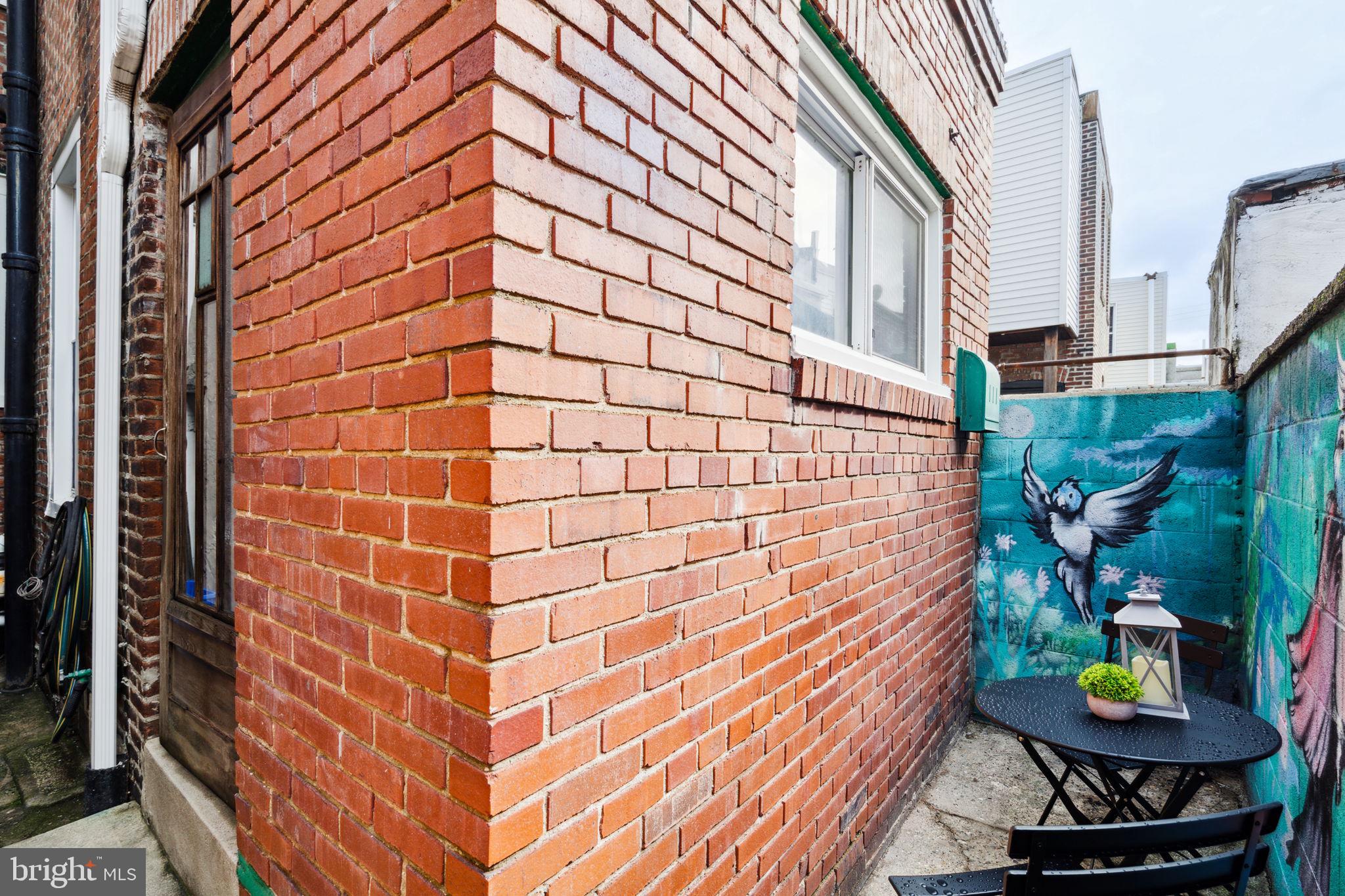 2663 E THOMPSON STREET