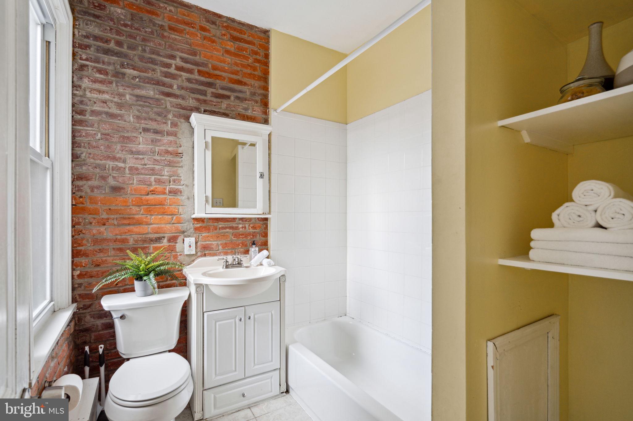 2663 E THOMPSON STREET