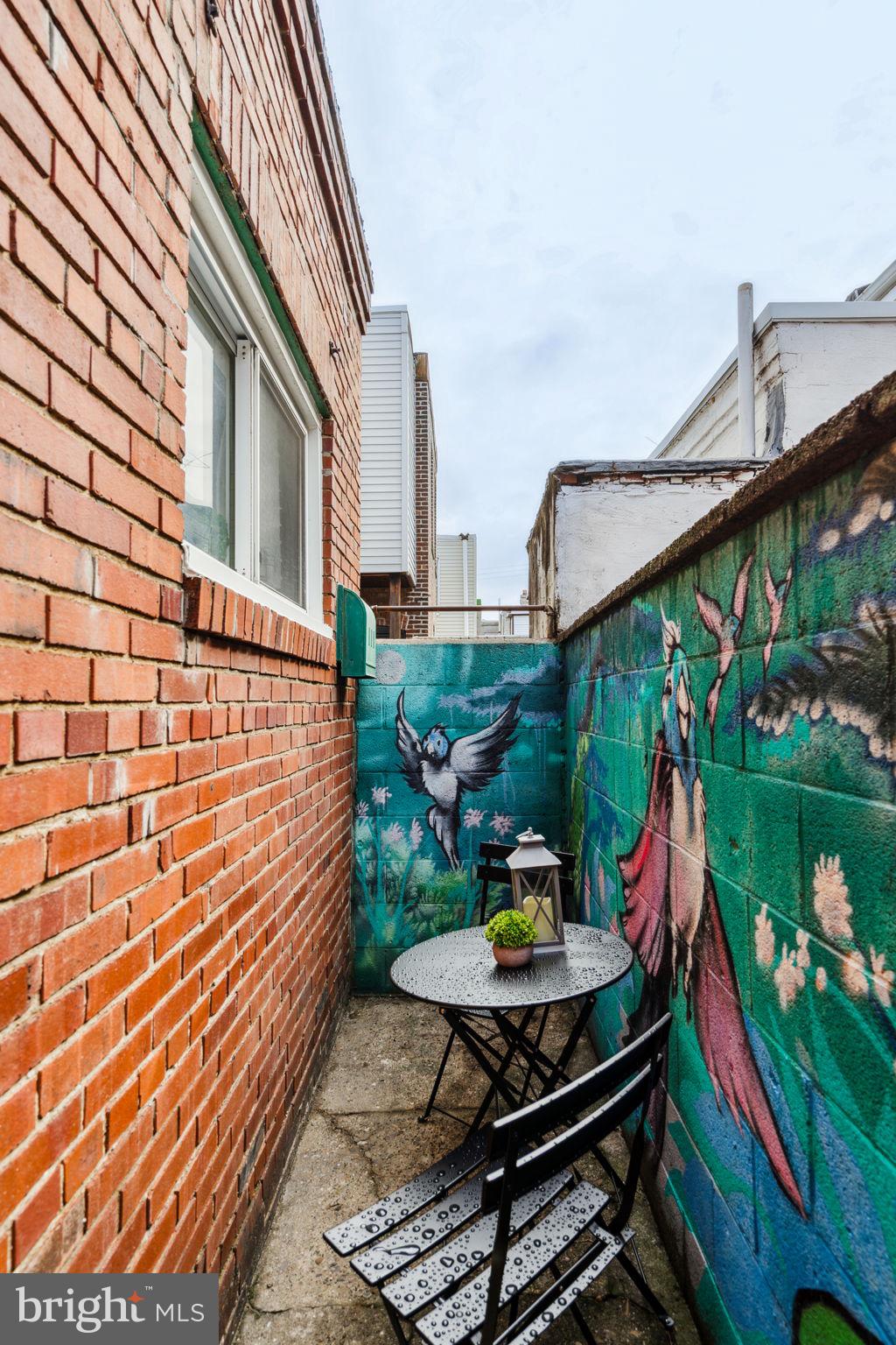 2663 E THOMPSON STREET