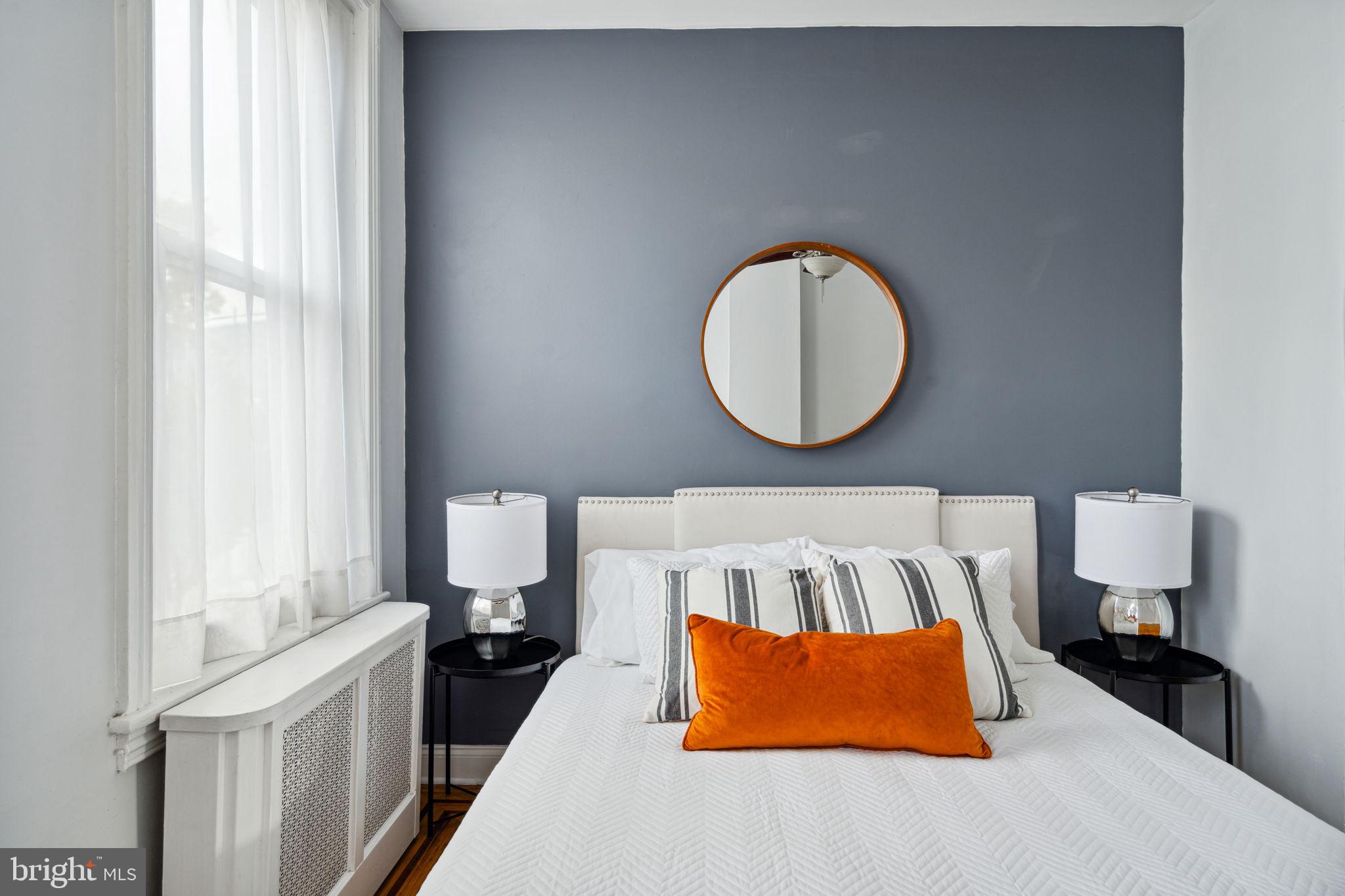 2663 E THOMPSON STREET